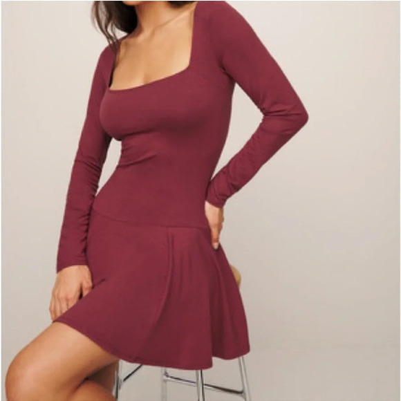 Reformation Coen Jersey Knit Long Sleeve Square Neck Mini Dress Chianti Medium - Picture 1 of 9